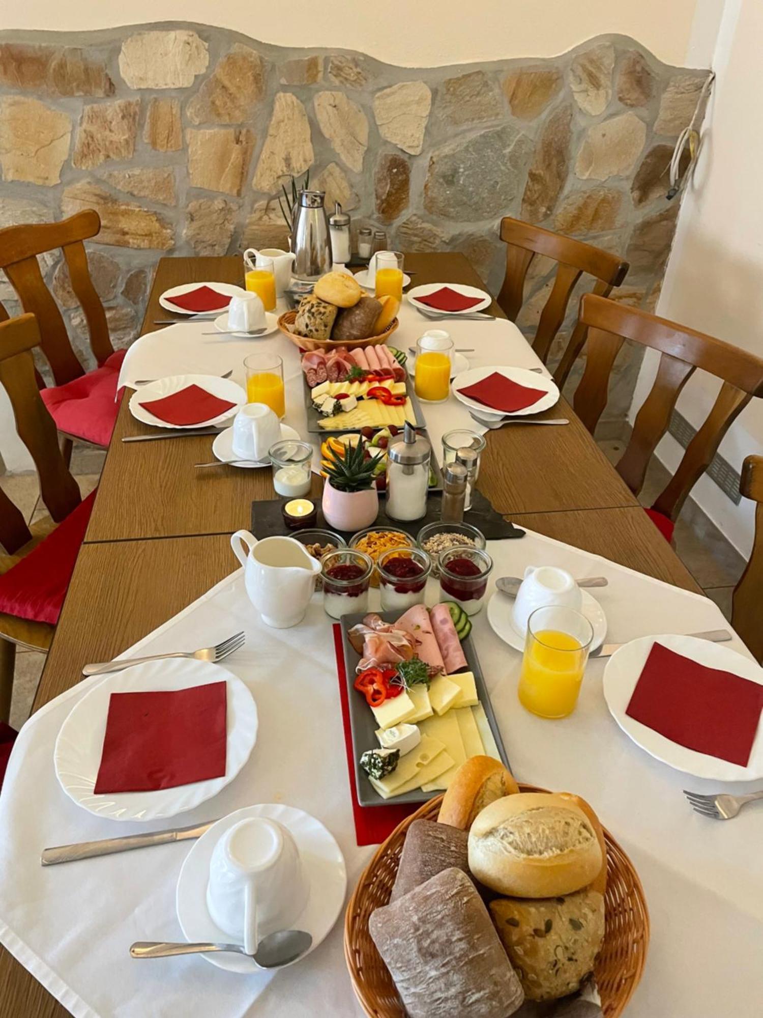 Hotel "Pension Marlis" Garni Reichenberg  Zewnętrze zdjęcie